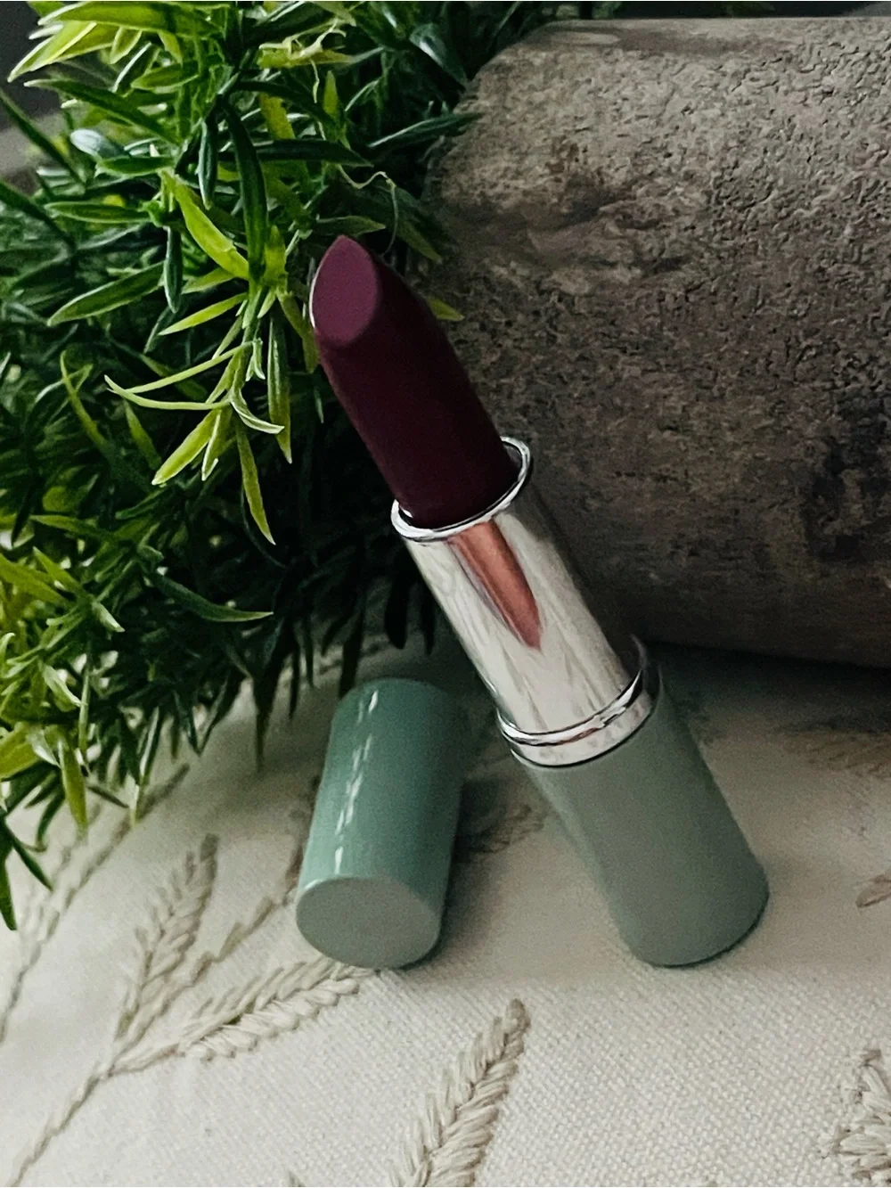 Clinique “A Different Grape ” Lipstick - Full Size  ~New~